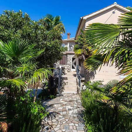 2 Bedroom Stunning In