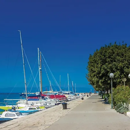 아파트 2 Bedroom Amazing In Gabonjin