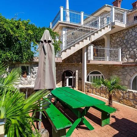 아파트 2 Bedroom Amazing In Gabonjin