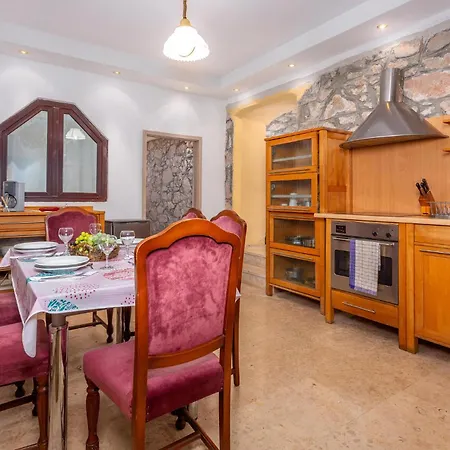 2 Bedroom Amazing In Apartment