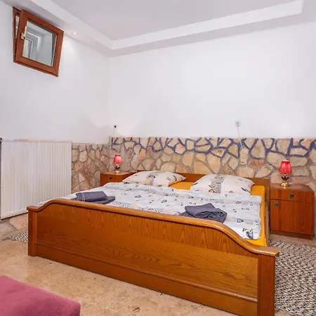 2 Bedroom Stunning In
